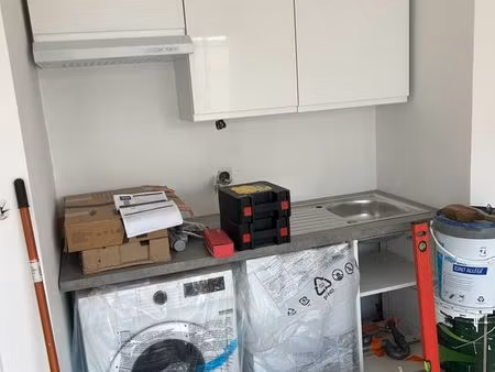 studio complètement rénové à louer