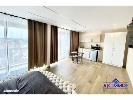 studio 1 pièce 32 m²