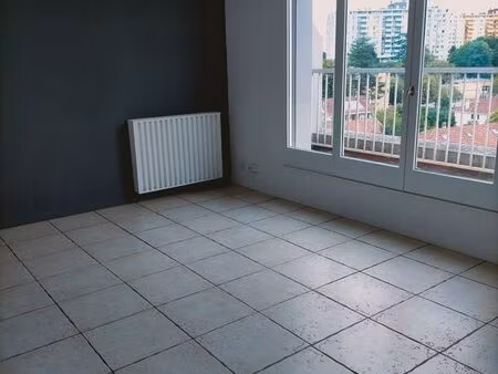 location appartement t2 47m2 proche commoditées