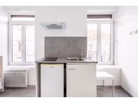 studio 1 pièce 14 m²