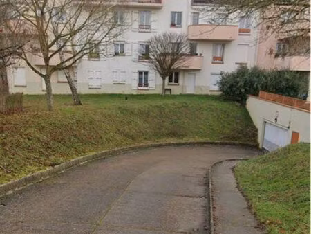 box fermé sous-sol pour automobile