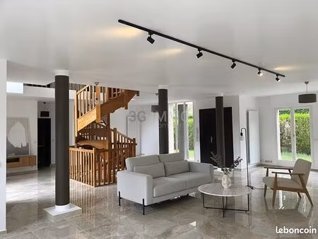 vente | château / domaine | 8p | 5ch | 360 m² | saint-rémy-lès-chevreuse | balcon · jardin