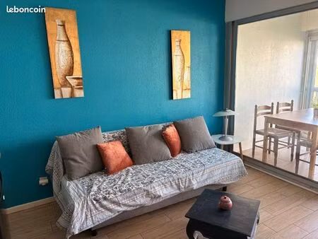 studio cabine/ coin nuit 150m des plages