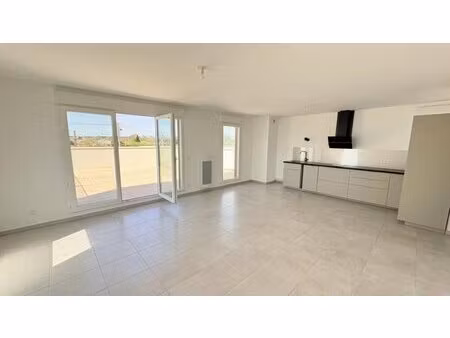bien rare à avignon : appartement t5 avec toit-terrasse et v