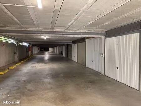 garage boxé en sous-sol sécurisé  canet plage