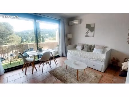 studio meublé clim terrasse parking gratuit