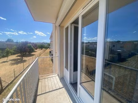 charmant t2 meublé de 43 m² à issoire avec balcon