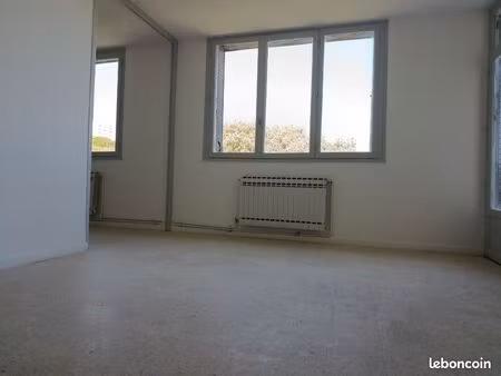 4 pièces 75m2 nîmes