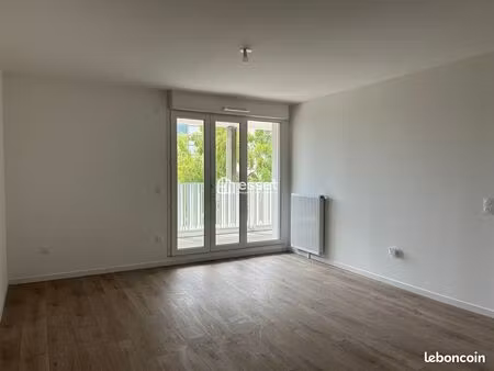 appartement 2 pièces 44.88m² à louer 990 - cergy 95000