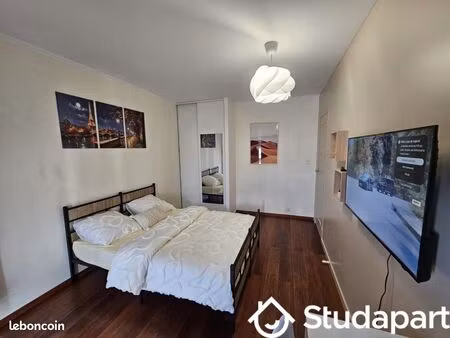 chambre 1 pièce 13 m²