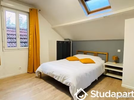 chambre 1 pièce 13 m²