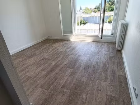 appartement refait à neuf – proche gare et loire à beaugency