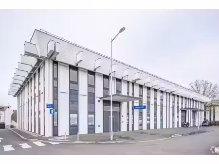 location local d’activités 1062m²