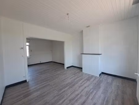 ensemble immobilier situe a bourbourg! fort potentiel de valorisation!