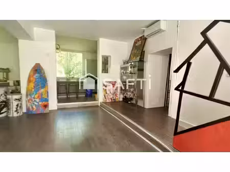 ensemble maison avec terrain +hangar+dépendances +piscine