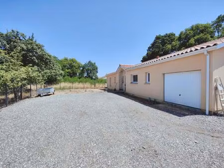 t4 plain pied. non mitoyen  au calme. garage.