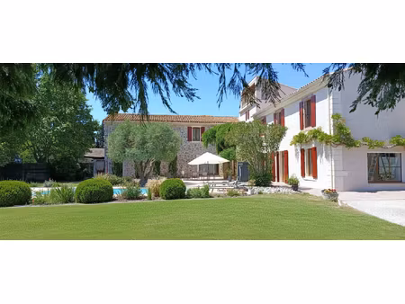 bastide de caractère de 334 m² avec gîte et piscine sur 1 3 ha