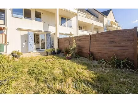 duplex avec terrasse  jardin privatif  piscine  cave et parking