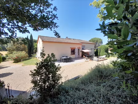 maison de plain pied sur sous sol complet..
