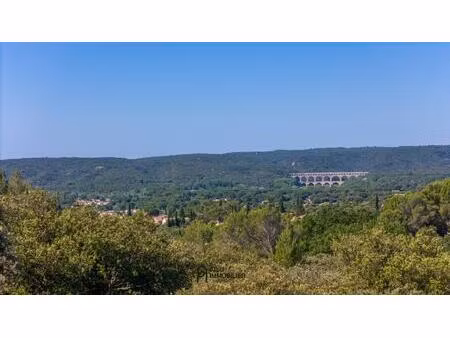 terrain constructible de 1 400 m² avec vue sur le pont-du-gard