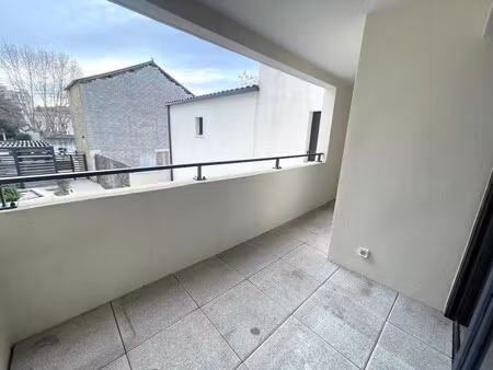 t2 avec terrasse et parking à montpellier