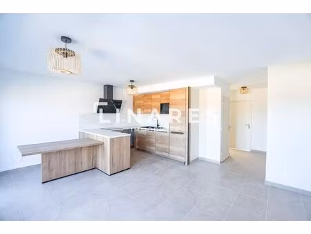 le trets - appartement t3 de 61 m2 + terrasse + parking - 13530 trets
