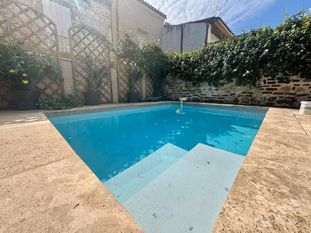 maison de ville 5 pièces à louer meublée à agen avec piscine et terrasse