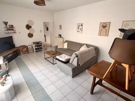 maison de 76 m² à louer – proche commerces  écoles et accès autoroute