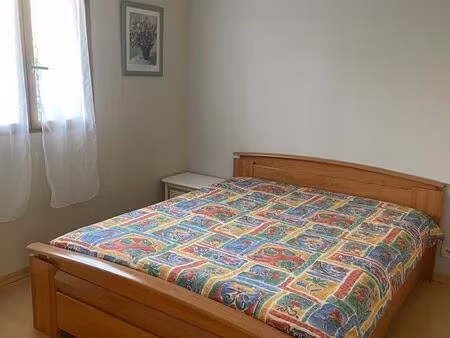 partie privative de maison – 90 m² – 2 grandes chambres – jardin – charges comprises