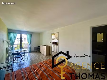 studio 1 pièce 31 m²