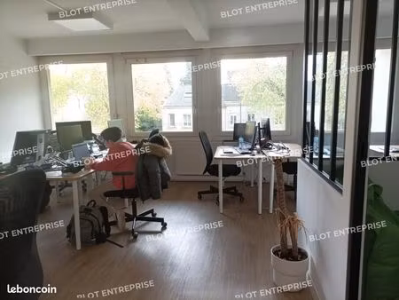 bureaux 83 m²