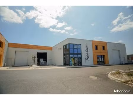 local 601 m² pornic