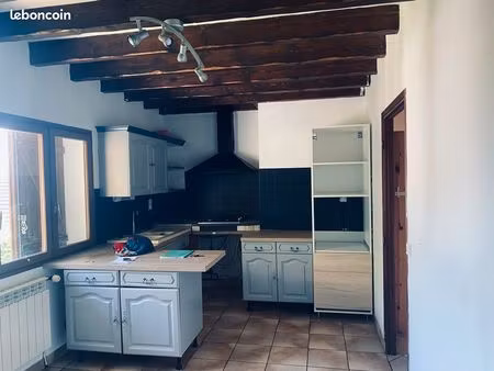 t3/4 de 125 m² sol dans une maison  jardin privatif