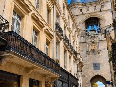 bordeaux hyper centre – t3 de caractère 58 m² climatisé avec gde terrasse 18m2 sans vis à 