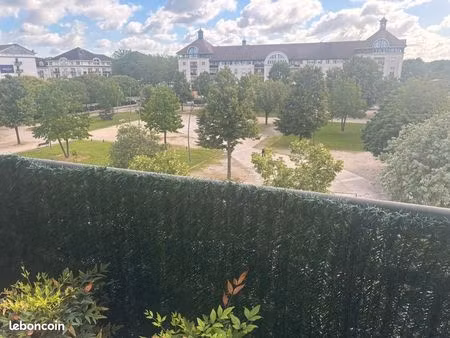 t2 55m² – bussy-saint-georges hyper centre – vue square –au pied du rer a