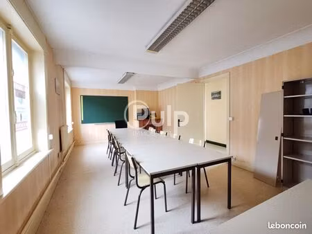 bureaux 185 m²