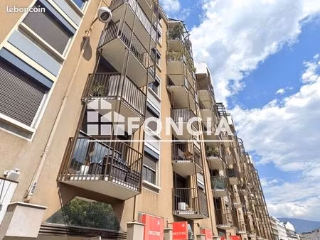 local commercial 87 m²