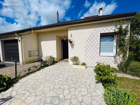 pavillon 6 pièces 93 m²