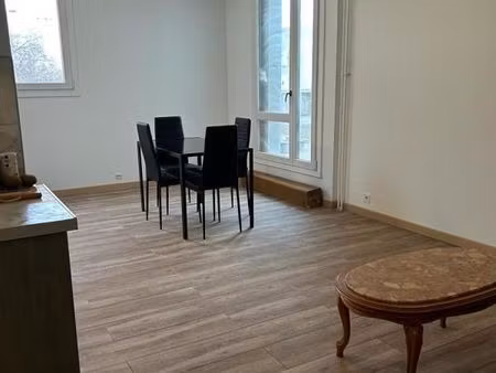 chambre 1 pièce 12 m²