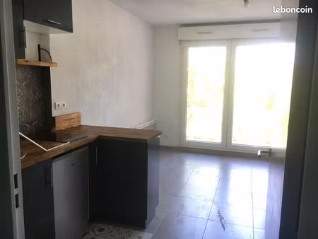 apt étudiant 27m2 balcon parking