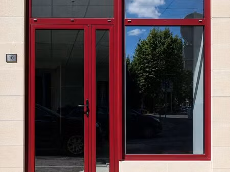 boutique idéalement située à castillon
