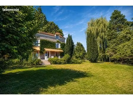 propriété 6 pièces 175 m²