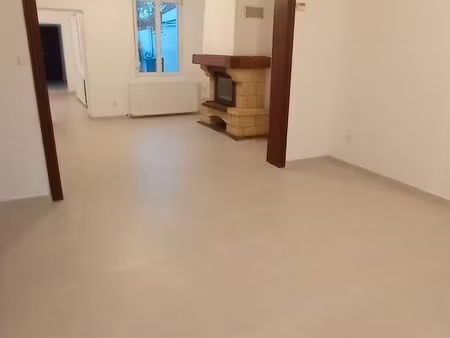 a louer à roost warendin maison de 100 m² 2 chambres 1 bureau