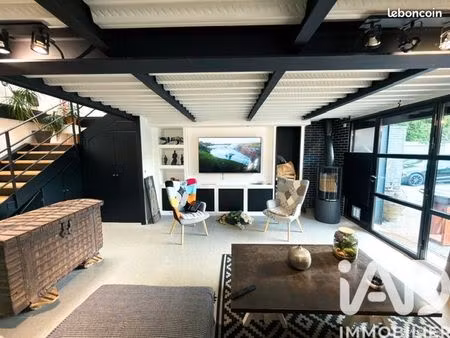 loft/atelier/surface 5 pièces 126 m²