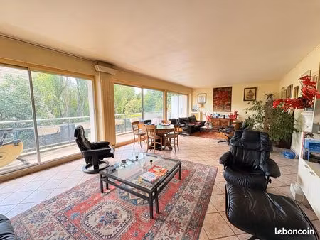 ? appartement 5 pièces – 120 m² – proche place royale - plein sud