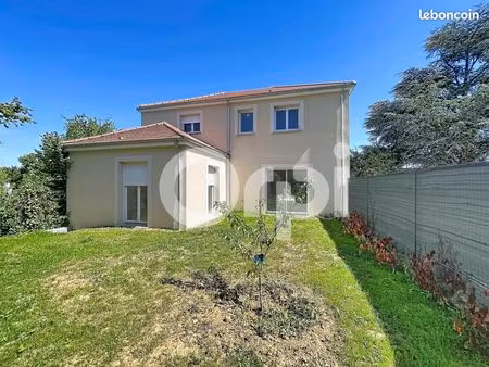 maison 5 pièces 140 m²