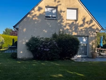 villa avec terrain arbore et dependances