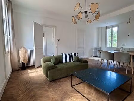 appartement rénové 2 chambres
