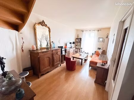 appartement 3 pièces – 62 m² carrez / 86 m² au sol – parking