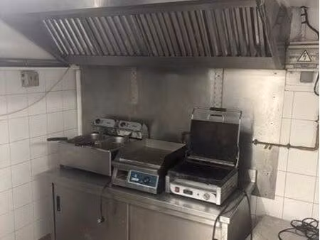 restaurant dark kitchen